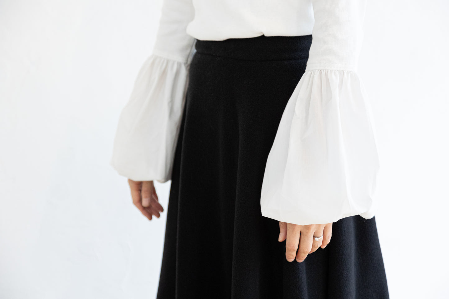 BALLOON SLEEVE COTTON RIB KNIT【WHITE】